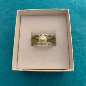 Stamped 925 CN Pearl with Zirconias Ring